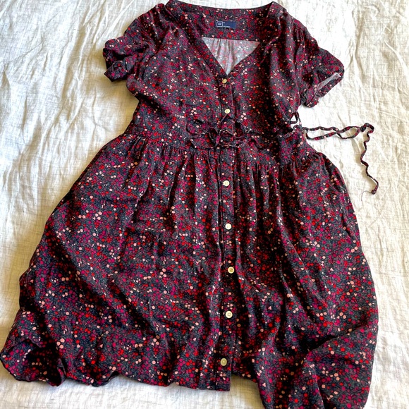 GAP • Floral Print Shirtdress Midi Length - Picture 8 of 12